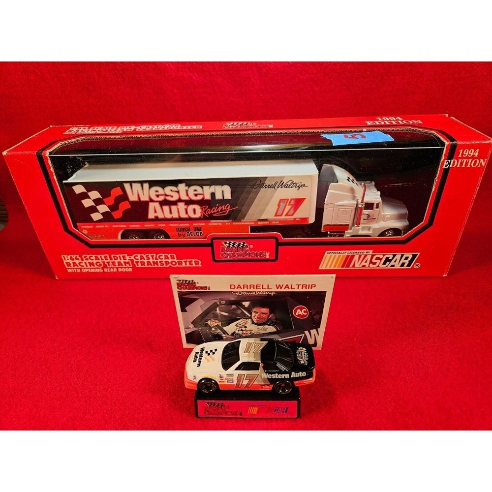 DARREL WALTRIP NASCAR‎ TRANSPORTER BUNDLE w/MATCHING STOCKCAR & PLAYER CARD